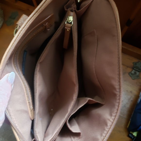 Purse - Picture 3 of 4